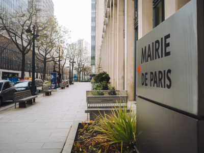 Comment vérifier si votre mairie sous-traite la transition énergétique à des entreprises privées et quels documents demander